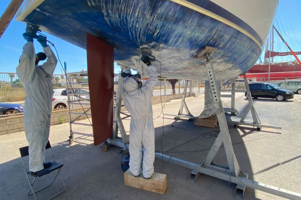 Продажа верфи по ремонту и техническому обслуживанию яхт в Аликанте (Испания)