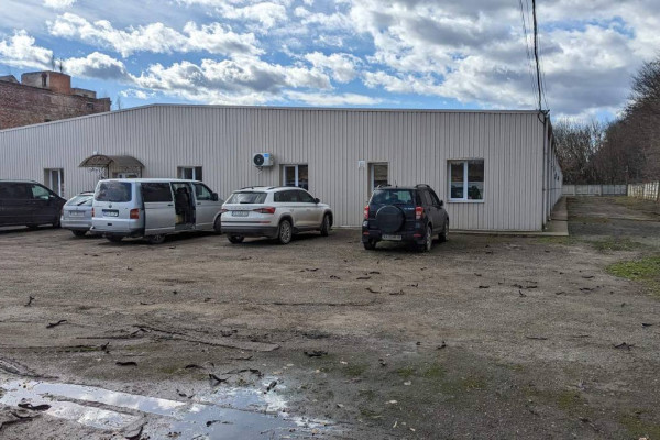 Warehouse complex with an office of 2270 m2, Chernivtsi for sale