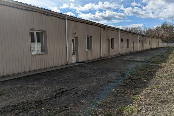 Warehouse complex with an office of 2270 m2, Chernivtsi for sale