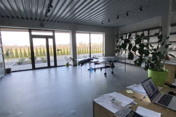 Продаж виробничо-складського комплексу 3458 м² біля м. Чернівці