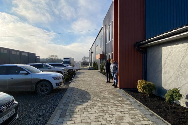 Продаж виробничо-складського комплексу 3458 м² біля м. Чернівці