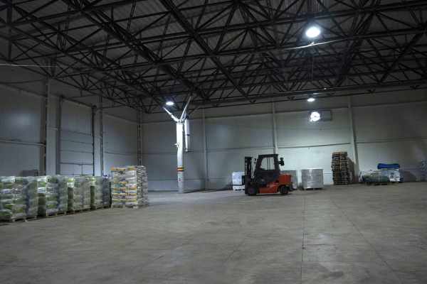 Продаж промислово-складських приміщень з офісом 2900 м2 та ділянкою 1,9 га, Хмельницька область, Богданівці