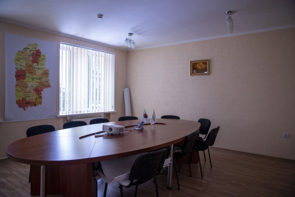 Продаж промислово-складських приміщень з офісом 2900 м2 та ділянкою 1,9 га, Хмельницька область, Богданівці