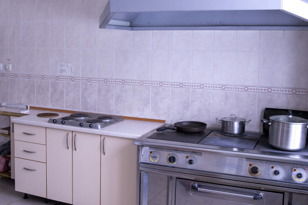 Продаж промислово-складських приміщень з офісом 2900 м2 та ділянкою 1,9 га, Хмельницька область, Богданівці