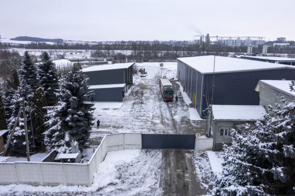 Продаж промислово-складських приміщень з офісом 2900 м2 та ділянкою 1,9 га, Хмельницька область, Богданівці