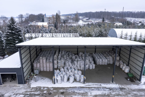 Продаж промислово-складських приміщень з офісом 2900 м2 та ділянкою 1,9 га, Хмельницька область, Богданівці