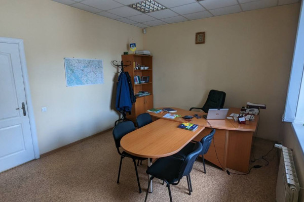 Warehouse complex with an office of 2270 m2, Chernivtsi for sale