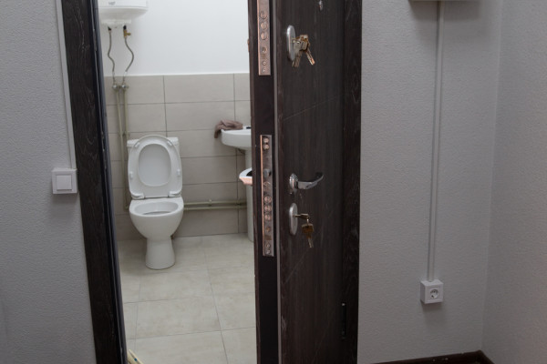 Продається група комерційних приміщень 4690 м2 у м. Чернівці біля залізничного вокзалу