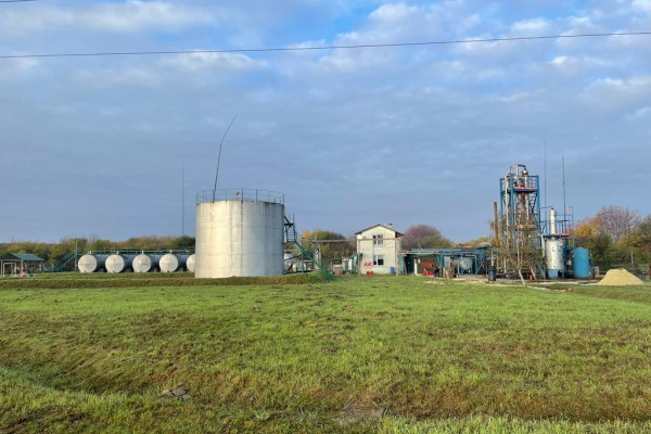Oil refinery complex for storage and processing of petroleum products (Western Ukraine) for sale