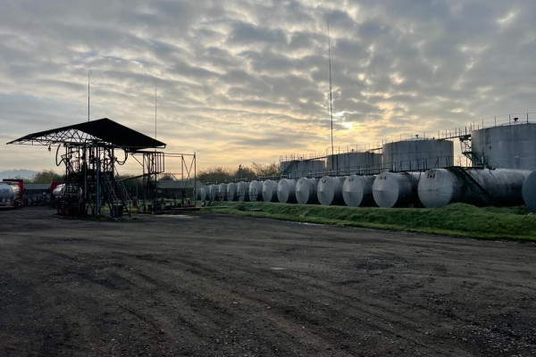 Oil refinery complex for storage and processing of petroleum products (Western Ukraine) for sale