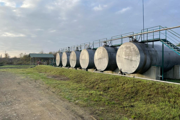 Oil refinery complex for storage and processing of petroleum products (Western Ukraine) for sale
