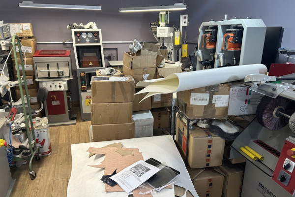 Продажа бизнеса по производству обуви, сумок и аксессуаров в Киеве