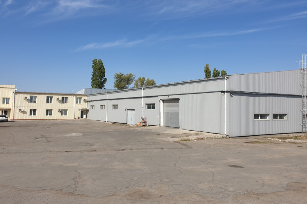 Продажа складов и производственных помещений с офисом 4056 м2 и участком 2,2 га, г. Одесса