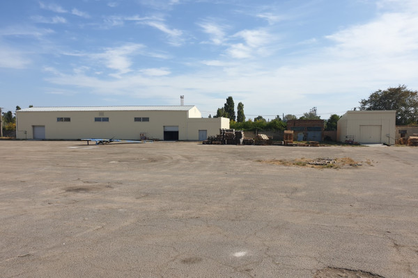 Продажа складов и производственных помещений с офисом 4056 м2 и участком 2,2 га, г. Одесса