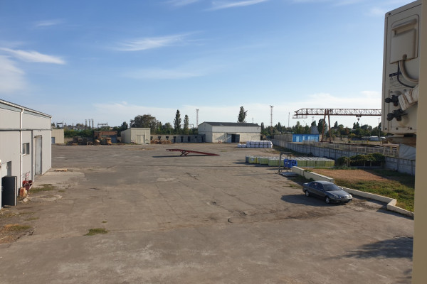 Продажа складов и производственных помещений с офисом 4056 м2 и участком 2,2 га, г. Одесса