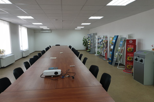 Продажа складов и производственных помещений с офисом 4056 м2 и участком 2,2 га, г. Одесса