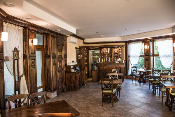 Hotel "Synevyrskiy Pereval" in Transcarpathia for sale