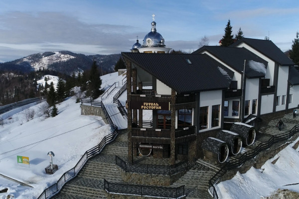 Hotel "Synevyrskiy Pereval" in Transcarpathia for sale