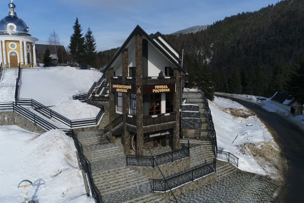 Hotel "Synevyrskiy Pereval" in Transcarpathia for sale