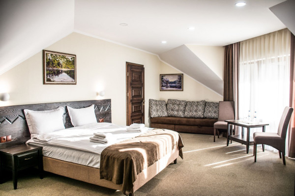 Hotel "Synevyrskiy Pereval" in Transcarpathia for sale