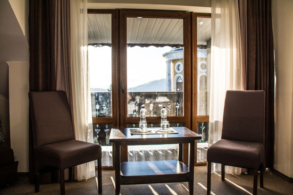 Hotel "Synevyrskiy Pereval" in Transcarpathia for sale