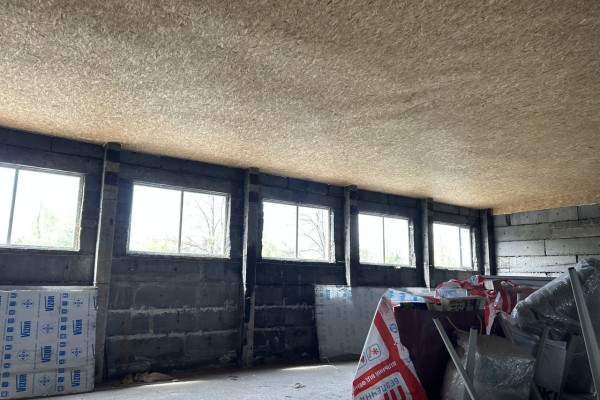 Продаж виробничого комплексу 2250 м2 з ділянкою 1,5 га у м. Українка, Обухівський район