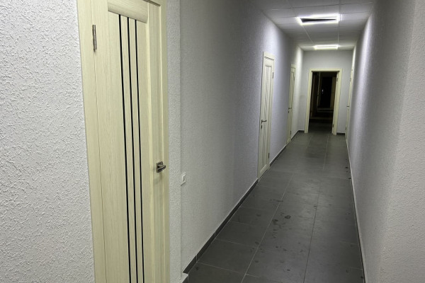 Продаж виробничого комплексу 2250 м2 з ділянкою 1,5 га у м. Українка, Обухівський район