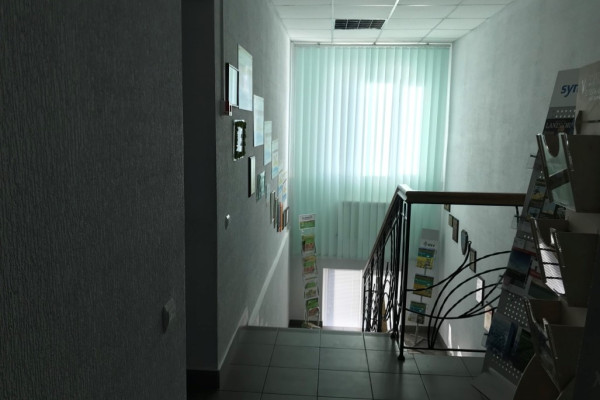 Продажа комплекса складских помещений с офисом 2821 м2 и участком 2,22 га, г. Винница