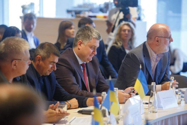 Відбулася перша зустріч нових політиків з бізнесом: податкове майбутнє країни