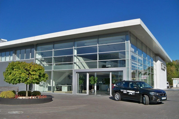 Центр по продаже и сервисному обслуживанию автомобилей "Автопарк"