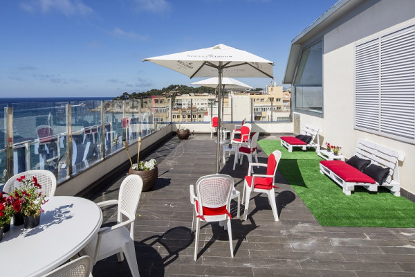 Hotel first line in Lloret de Mar (Spain)