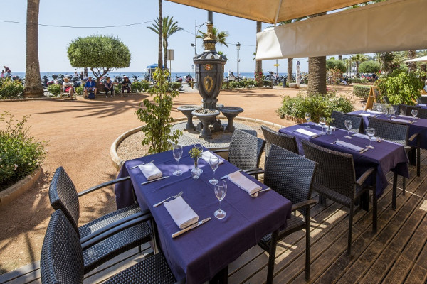 Hotel first line in Lloret de Mar (Spain)