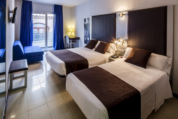 Hotel first line in Lloret de Mar (Spain)