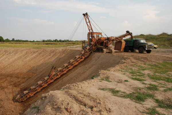 Кирпичный завод с карьером глины в Черкасской области