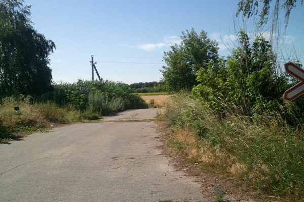 Land plot for elevator or logistics complex