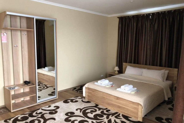 Современное кафе с бильярдным залом и гостиничными номерами в Белгороде-Днестровском