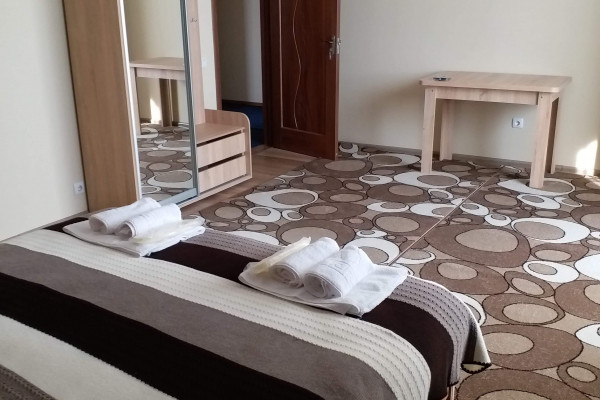 Современное кафе с бильярдным залом и гостиничными номерами в Белгороде-Днестровском