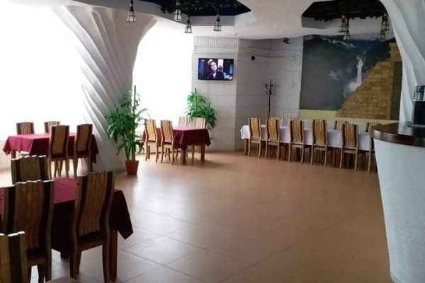 Современное кафе с бильярдным залом и гостиничными номерами в Белгороде-Днестровском
