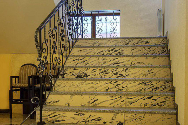 Roksolana hotel in Zaliznyi Port (Zhelezny Port)