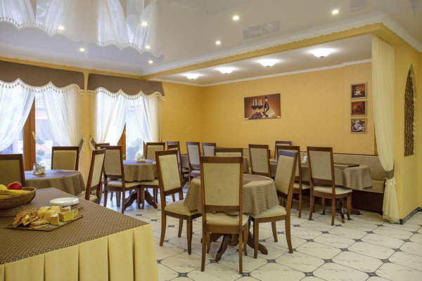 Roksolana hotel in Zaliznyi Port (Zhelezny Port)