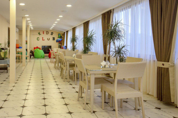 Roksolana hotel in Zaliznyi Port (Zhelezny Port)