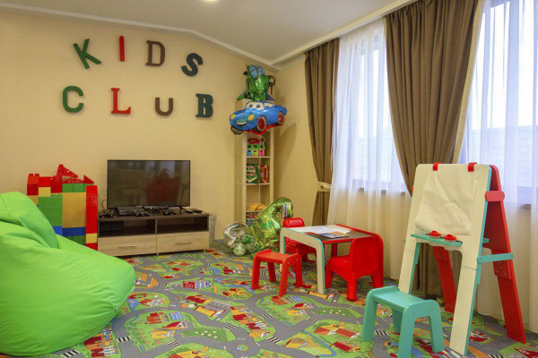 Roksolana hotel in Zaliznyi Port (Zhelezny Port)