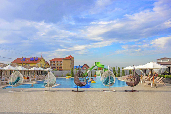 Roksolana hotel in Zaliznyi Port (Zhelezny Port)