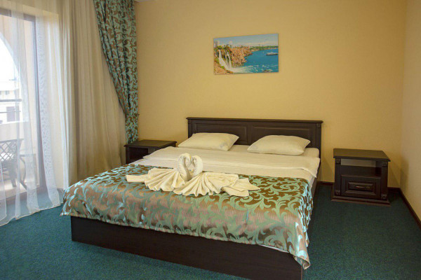 Roksolana hotel in Zaliznyi Port (Zhelezny Port)