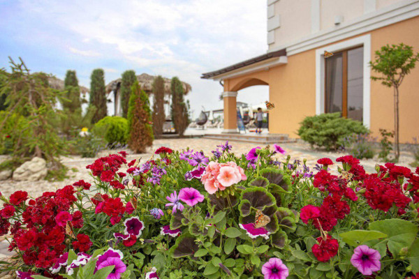 Roksolana hotel in Zaliznyi Port (Zhelezny Port)