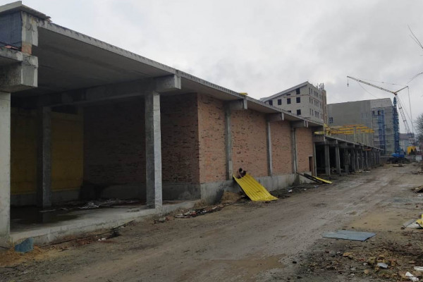 Продажа части площадей в торговом комплексе  г. Ровно 2360 кв.м. с  20% доходностью 