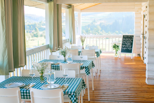 Продаж готельного комплексу Кантрі-клуб «Тиша» в Карпатах