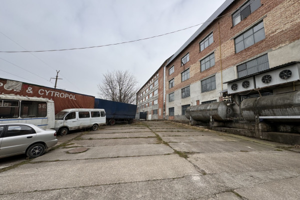 Продаж виробничо-промислового комплексу 10 000 м2 на Львівщині