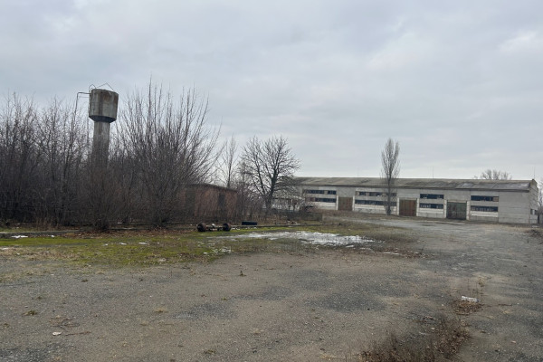 Продажа имущественного комплекса: 3450 м2 и 4,3 га в Барышевке, Киевская область