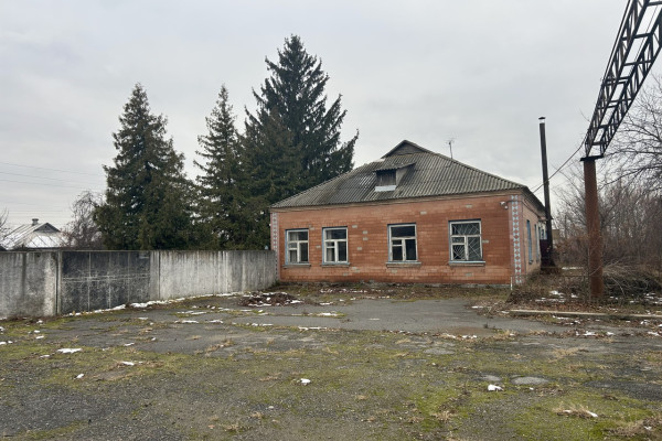 Продажа имущественного комплекса: 3450 м2 и 4,3 га в Барышевке, Киевская область